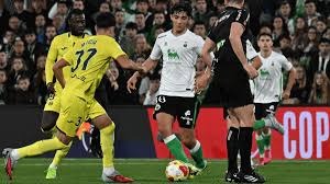 意乙巴里队客场0-5惨败，在返程航班上球迷与球员发生冲突